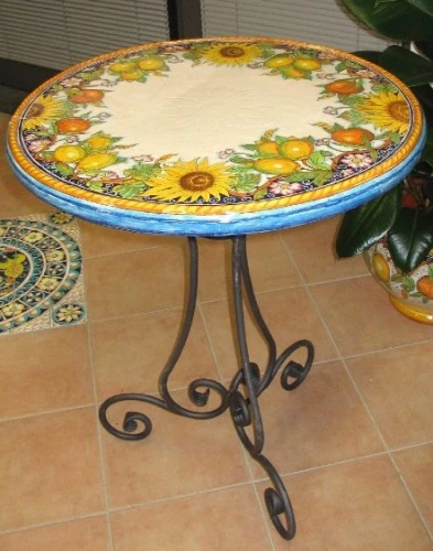 Tavoli in ceramica tondi : (Campi Bisenzio) Tavoli in ceramica tondi : (Campi Bisenzio)