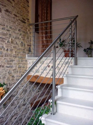 Ringhiere per scale interne. affordable di parapetti in vetro ... Ringhiere x scale interne